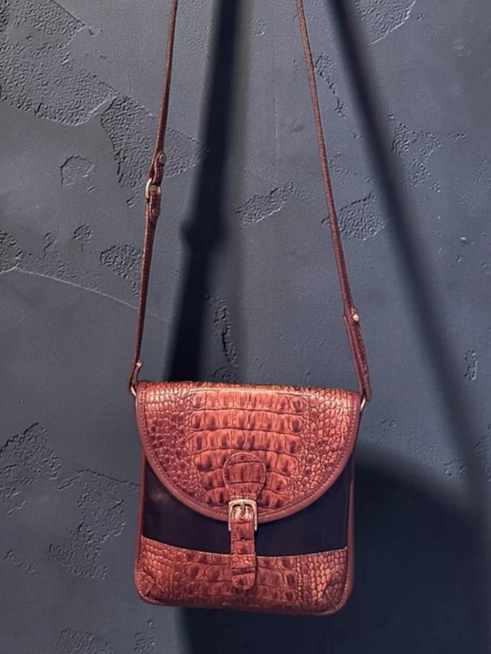 Brahmin Melbourne Croc Pecan & Black Crossbody Bag
